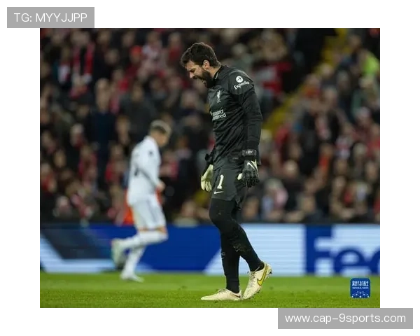 维尼修斯精准直塞助攻队友进球